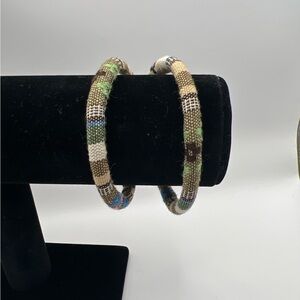 Patterned wrap bracelet magnetic closure